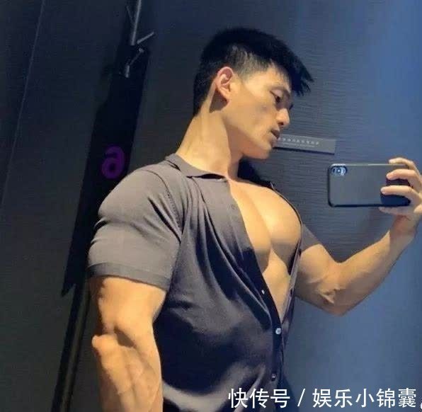 手臂|让肱二头肌越来越饱满,“哑铃向上弯曲”坚持练起来