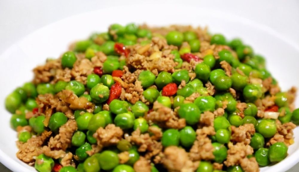 老少皆宜的家常菜，豌豆炒肉末，蛋黄鸡翅