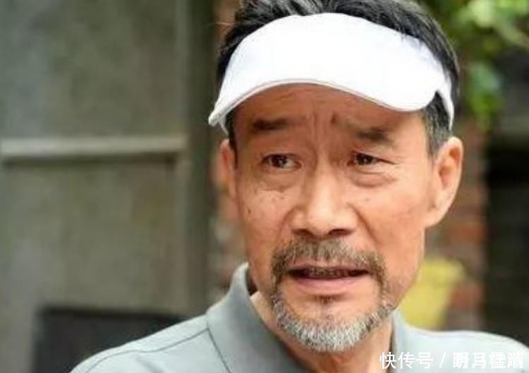 胡歌&水浒传“武松”“宋江”20年后重逢,手里大刀变保温杯,岁月不饶人