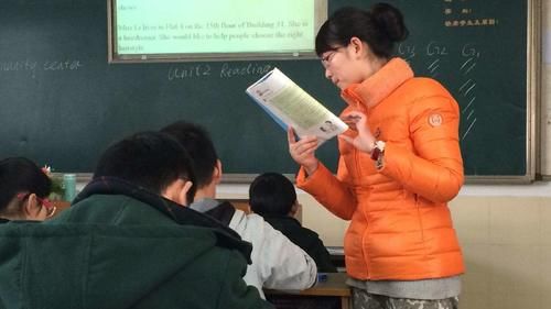 很多民办教师都是小学毕业，为何还能教书？深入调查了解这个群体