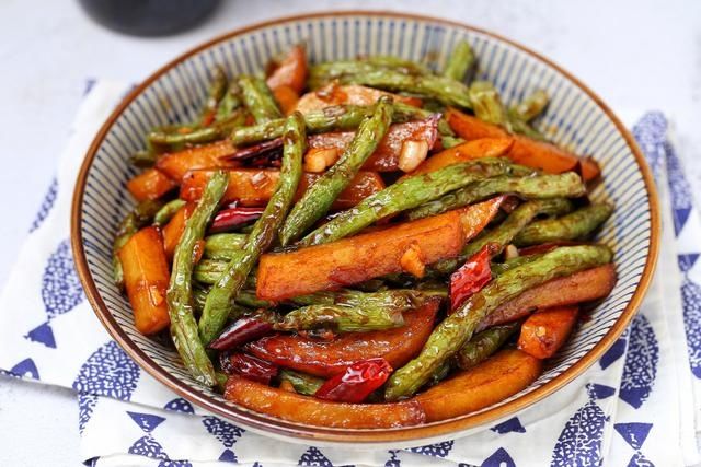 调味汁|这道素菜给肉都不换,咸鲜入味就是费米饭,端上桌大家齐夸好吃