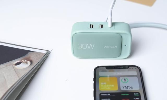 魔盒|绿联30W智充魔盒Life评测:插座千篇一律?它却做到了新奇巧妙