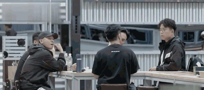 代表隊|《披荊斬棘的哥哥》的兩個大哥！陳小春讓GAI乖巧，熱狗怕趙文卓