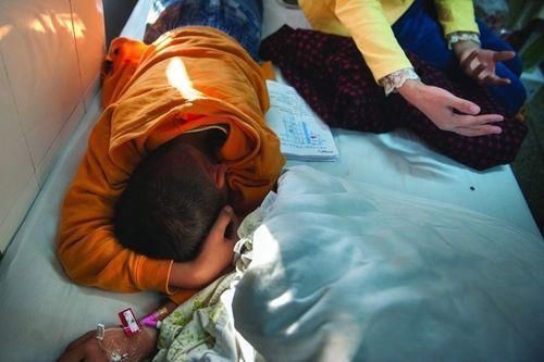 外婆|上课被叫出来,9岁男生被同学家长拖拽殴打,施暴者还有一名孕妇