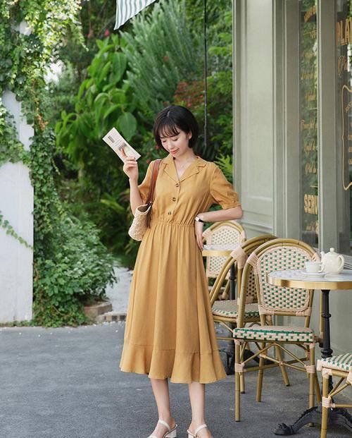 女人裙子要精不要多，今年买这4款就够了，谁穿谁最美