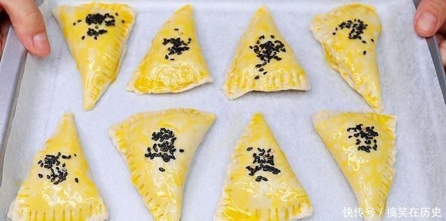 香甜|苹果这样做太香了,不煎也不炸,香甜酥脆,上桌后孩子抢着吃