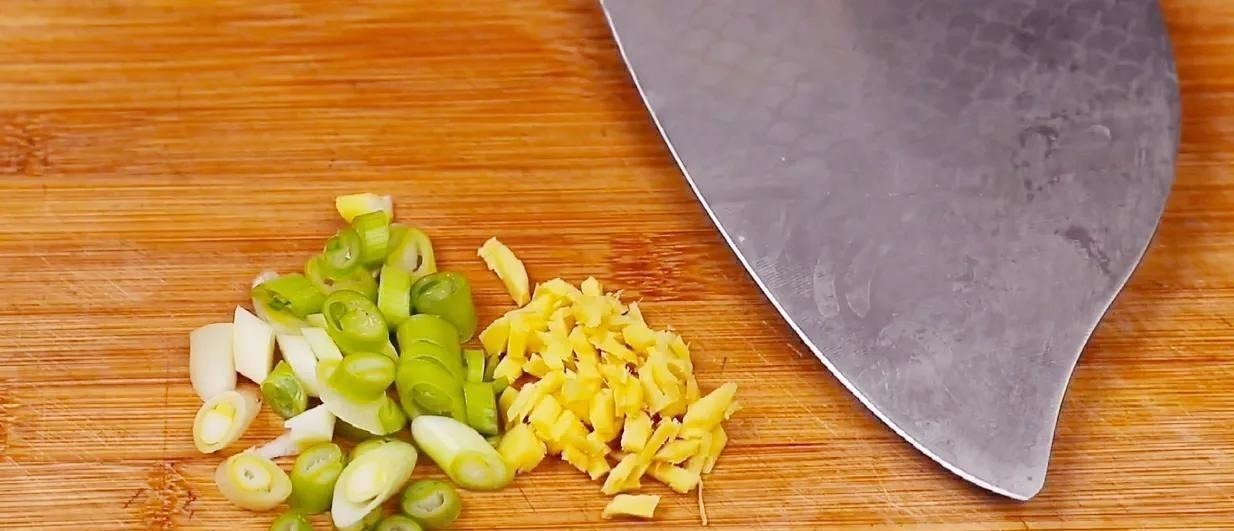 吃了20多年的茄子,只服这种做法,实在是太下饭了,好吃又解馋