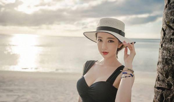 小姐姐|比基尼泳衣小姐姐,表现靓丽的身姿,好看时尚又性感