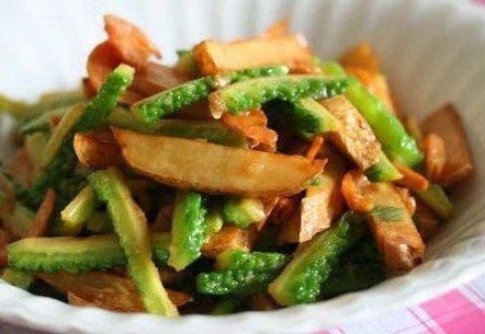 土豆|精选美食:黄豆鸡脚、肉末炖宽粉、土豆烧苦瓜、香菇豆腐的做法