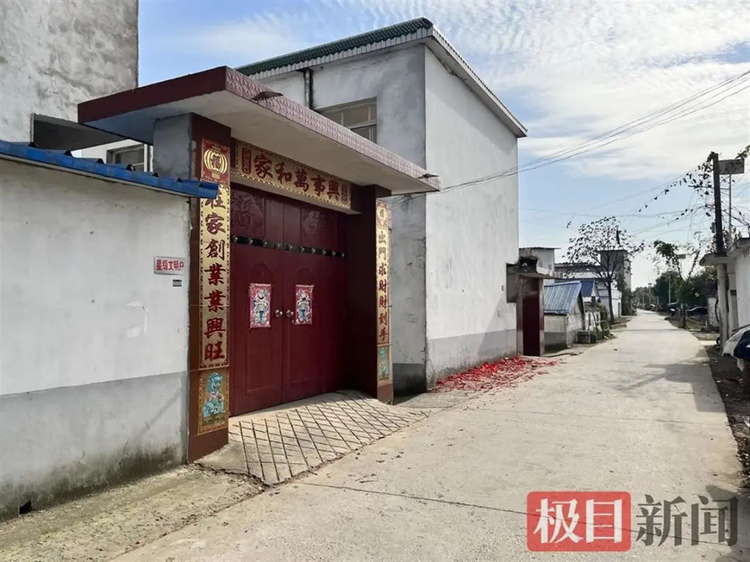 灵车|安徽牺牲消防员父母：炸十年油条为儿购婚房，两遭丧子之痛