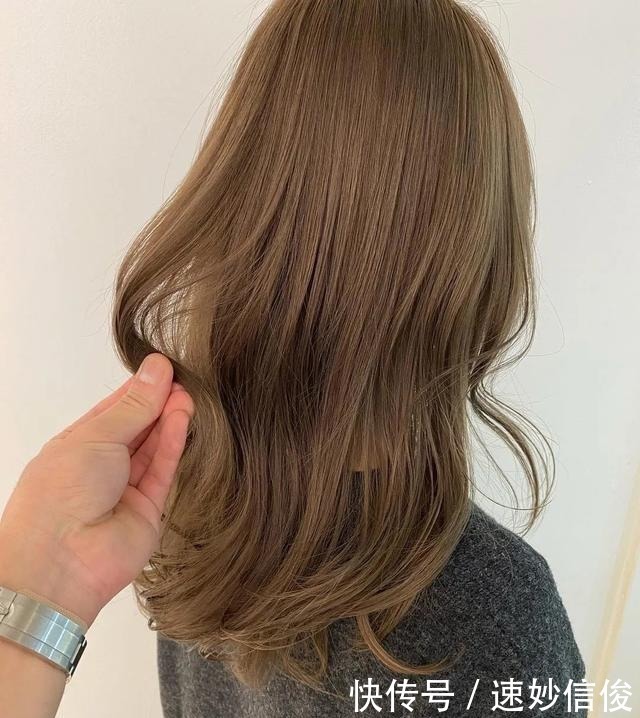 小卷|春节发型别乱剪，14款新时尚发型送给你，剪完让你颜值翻倍