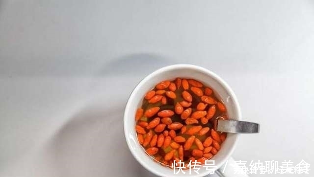 枸杞|泡枸杞多加这“1味”,明目护肝又排毒,给身体来个大扫除