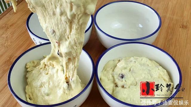  做成|小米加上一袋牛奶，做成小米糕，养胃易消化，暄软香甜，真好吃