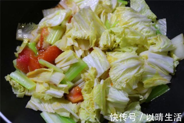 吃法|自从知道白菜这吃法,我家经常做,鲜香多汁,上桌连汤也不剩