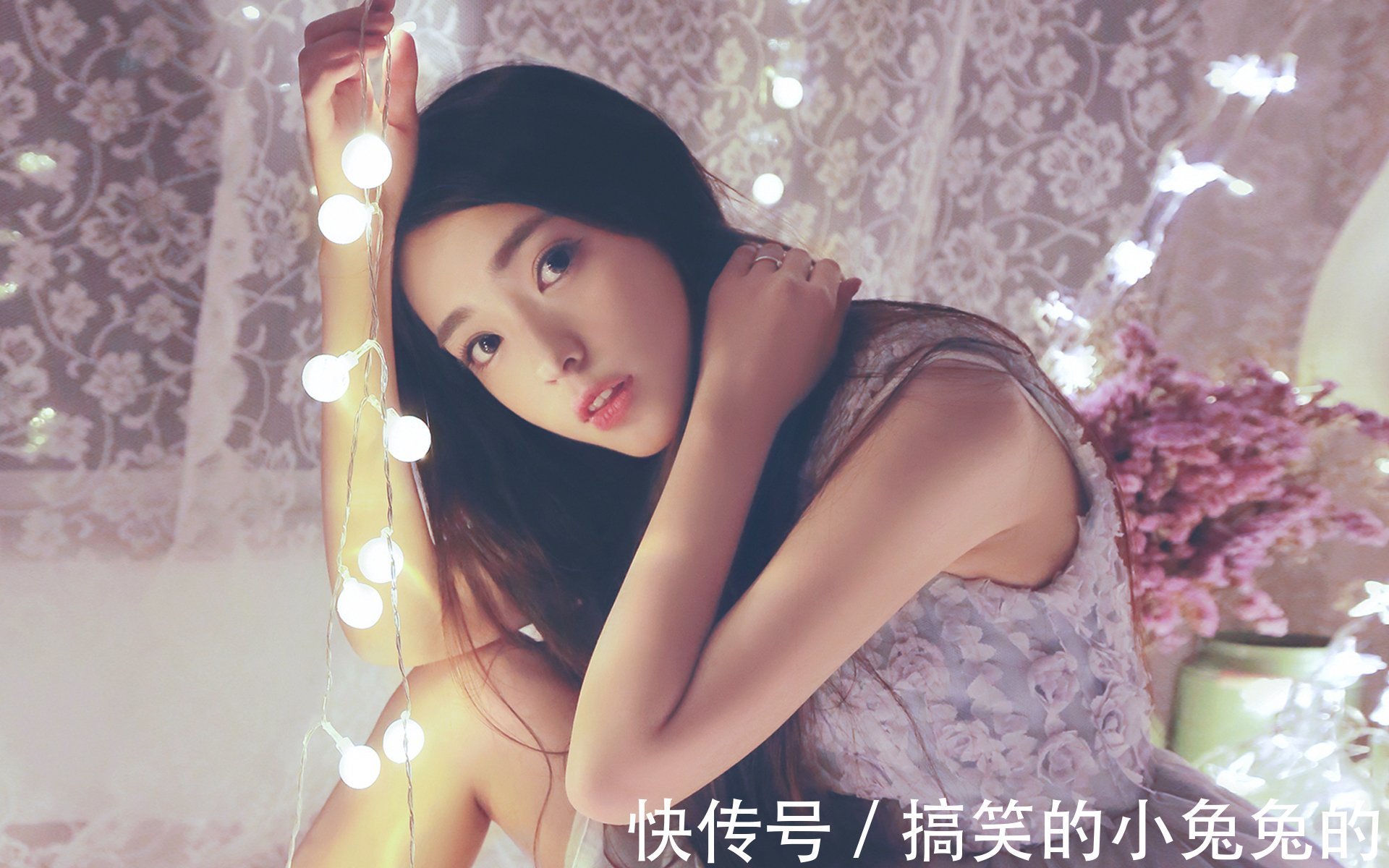 |搞笑GIF段子:狗子:我去那边溜一氵