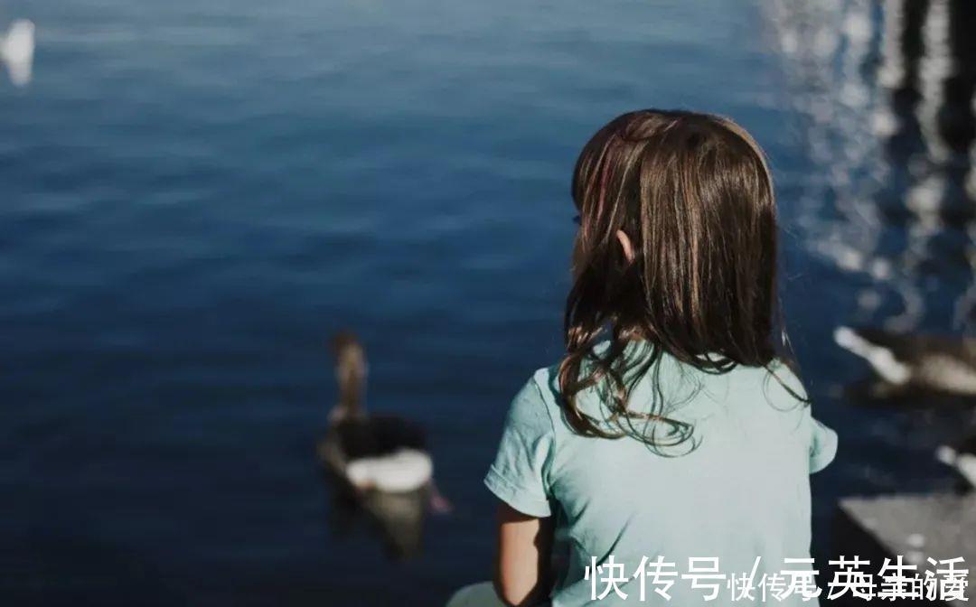 自信|为啥你家孩子不自信?心理学:潜意识里形成的自卑一生都无法磨灭