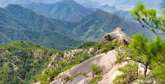 安徽|中国最奇特的山，山顶风光酷似沙漠，景色绝美却无人敢开发！