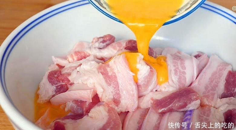 五花肉不要红烧啦，淋2个鸡蛋，你想不到的做法，每次上桌不够吃