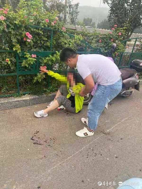 救护车|上班路上遇路人受伤，济南市中辅警紧急救助