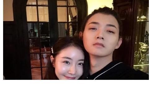 走到尽头|未受分手风波影响?霍尊新综艺顺利官宣,留言区沦陷:请他退赛!