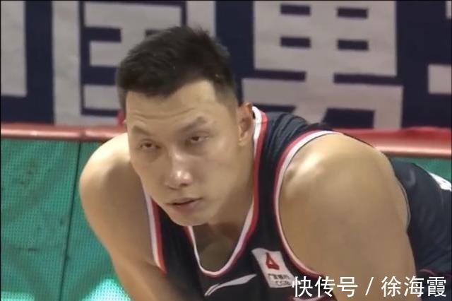 刘权标|易建联恢复几层了?杜锋差点被翻盘,谁注意到观众席上漂亮阿姨了