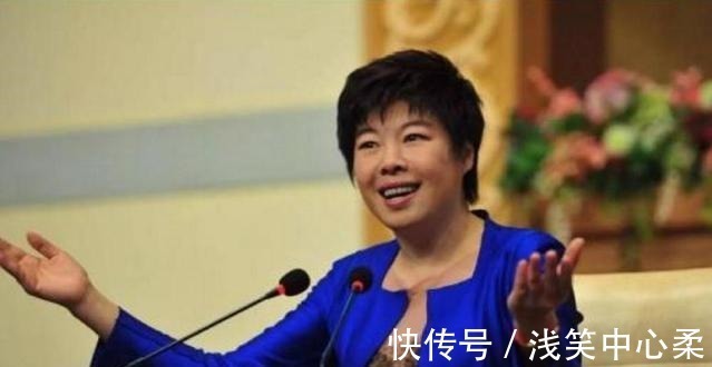 百家讲坛@于丹人气下滑的3个原因出差撒泼只是一方面,被轰下台才最糗