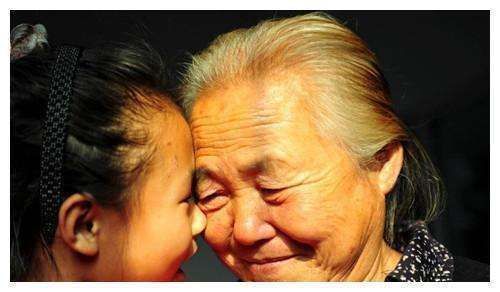 辣条|9岁孩子查出脑萎缩,医生:比辣条伤害大的2物,家长少给孩子吃