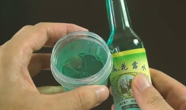 花露水|你家里有花露水吗？教你花露水4大妙用，解决生活中的烦恼，真棒