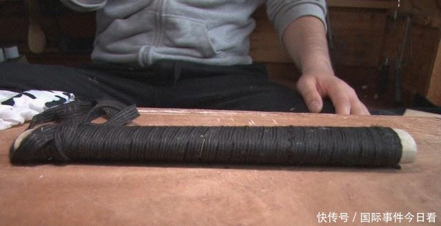 25岁成为“日本刀柄制作第一人”,日本小哥:我只是传承父亲的一身手艺罢了