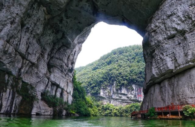 今年夏天|终于出圈 今年夏天度假圈的“黑马” 非贵州莫属