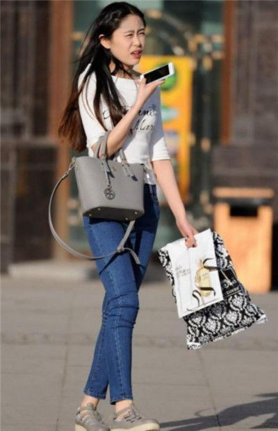 貌婉心娴|貌婉心娴的小姐姐,一身学院风的穿搭,尽显清纯女神魅力!