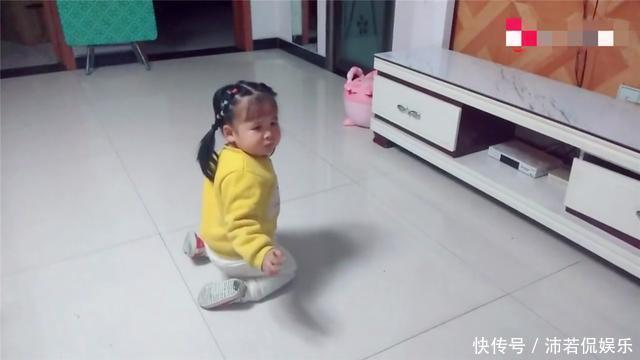 爸爸|小情人死活不吃饭,爸爸怒拎“扫帚”冲进屋,随后画风让人笑喷