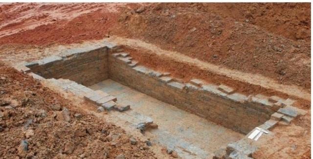 老泪纵横|背包客2斤糖果换来2000万古董,从此销声匿迹,工作人员老泪纵横