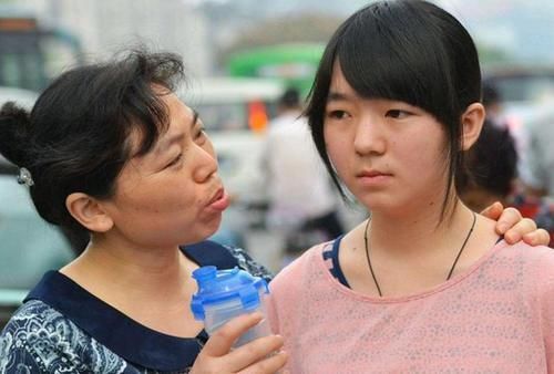 堪忧|孩子喊你“妈”还是“妈妈”,虽是一字之差,但背后原因让人惋惜