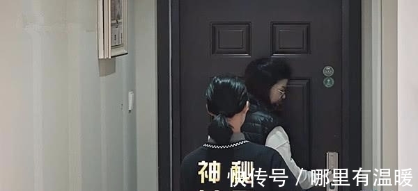 变形计里富豪初见农村女孩就撒谎,看到他亲生女儿后,瞬间打脸