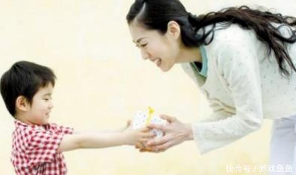 宝宝|女子去幼儿园接孩子，被保安拦在门外，宝宝解释：她是我外甥女