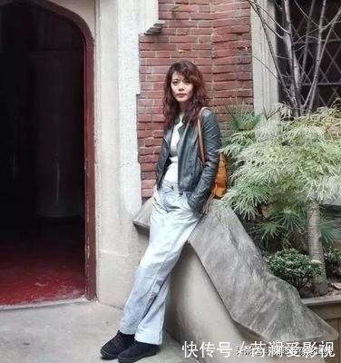 书法!复旦大学最美女教师陈果,板书书法隽永典雅,引来大批慕名者观摩