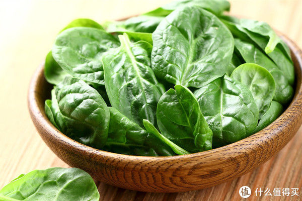 菜市场买菠菜，别管圆叶尖叶，切记“3不买”，回回挑到好菠菜