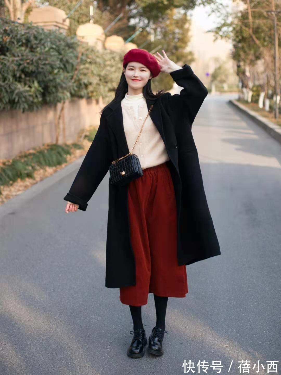 穿搭 谁说“黑大衣”已过时?采用这3种搭配方式,演绎不费劲的时髦感