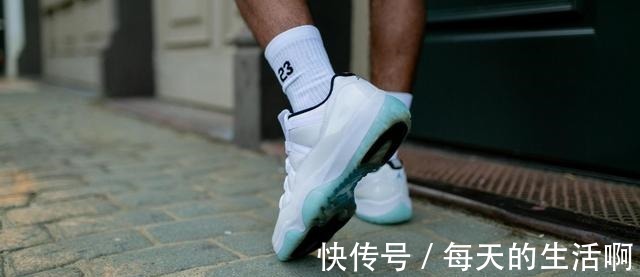 货号 今年联名太凶残!换色+盖章轻松起飞!网友破发的元年不香吗!