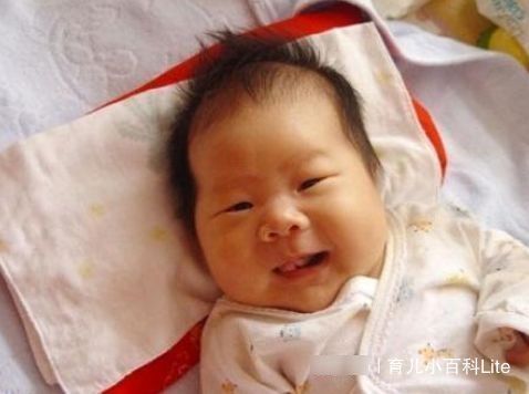 爸妈|一来到世上就向爸妈报恩的宝宝,有2大特征,你家宝宝有吗?