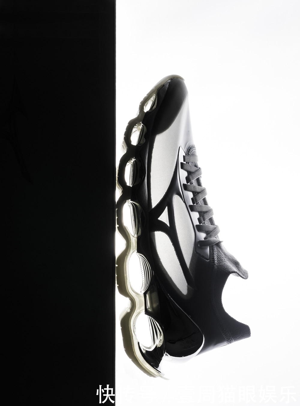 近期「最限量球鞋」就是它!潮流「性感大师」联名