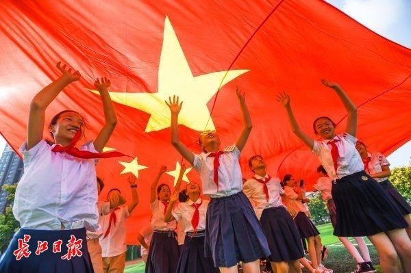 少年$国旗下的少年