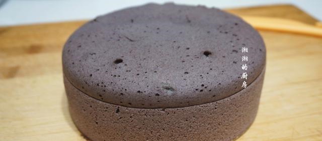 孩子超喜欢吃这款蛋糕,不用面粉就能做,健康又简单,比买的还香