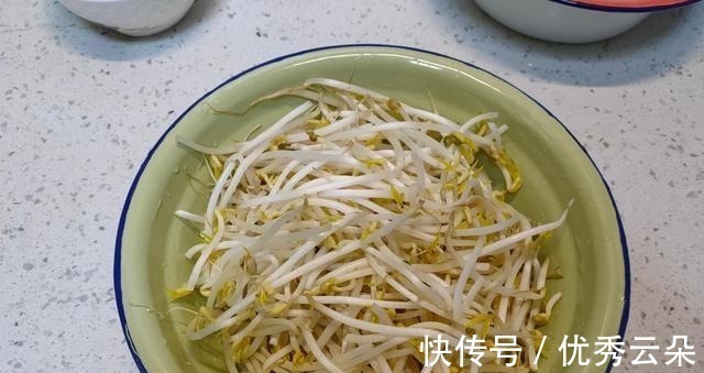 秋冬少吃丝瓜冬瓜多吃这菜,便宜又营养,不放肉也很香,儿子爱吃!