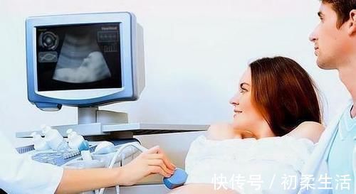 胎儿|孕妇生下“白雪公主”,医生吓出冷汗胎儿的血竟被妈妈“吸走”