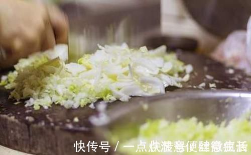 鲜香|拌饺子馅，用生油还是熟油？弄清这一点，饺子鲜香四溢，不油腻