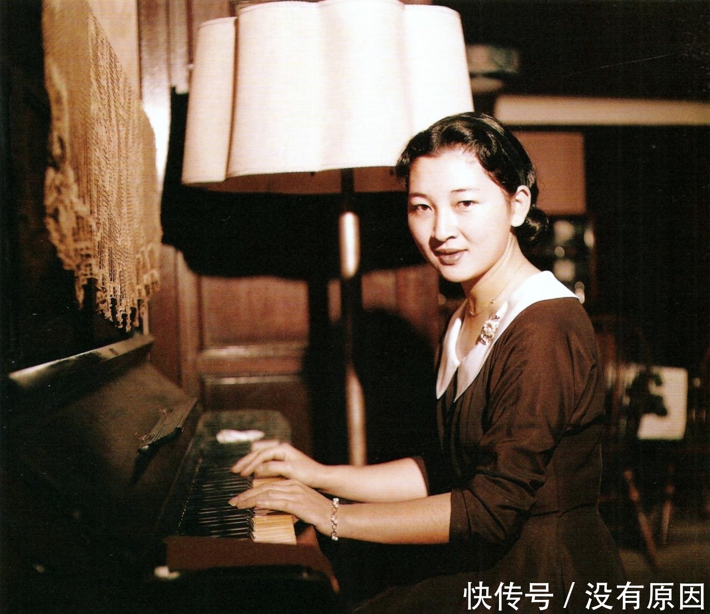 美智子|日本皇室的悲剧:飞上枝头的皇后,生育机器,拒绝和天皇合葬