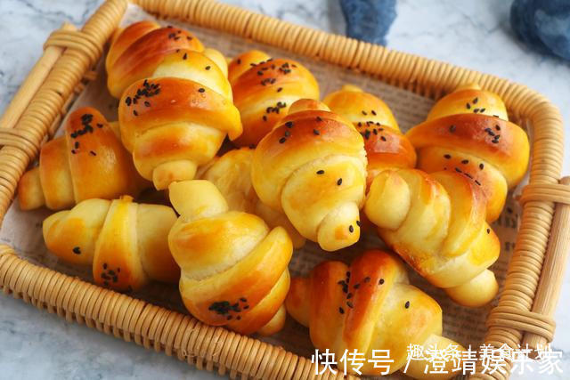 包子|普通面粉加2个鸡蛋做的小面包，松松软软，比包子馒头好看更好吃