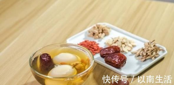 月经|黄芪加“此”一起煮，没事喝两口，排出多余的水分，肾脏放轻松！